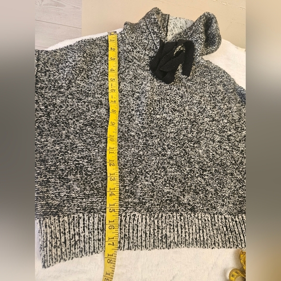 Anthropologie Ruby Moon Women's cropped hooded sweater XS Gray - Picture 6 of 8